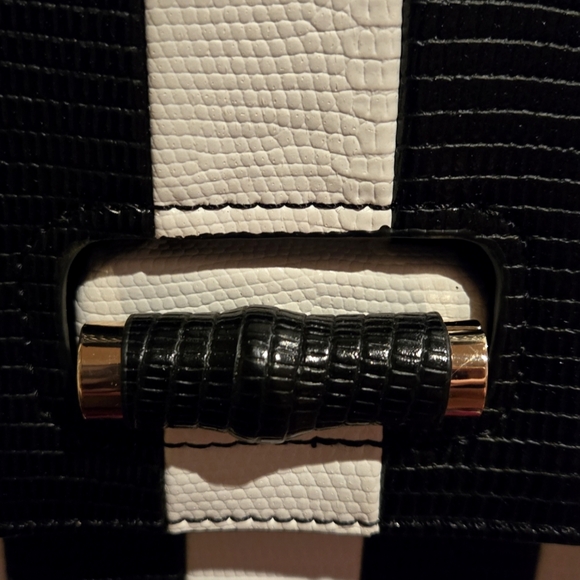 NWT Black and white shoulder bag - Picture 6 of 13